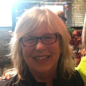 Meet your Posher, Laura